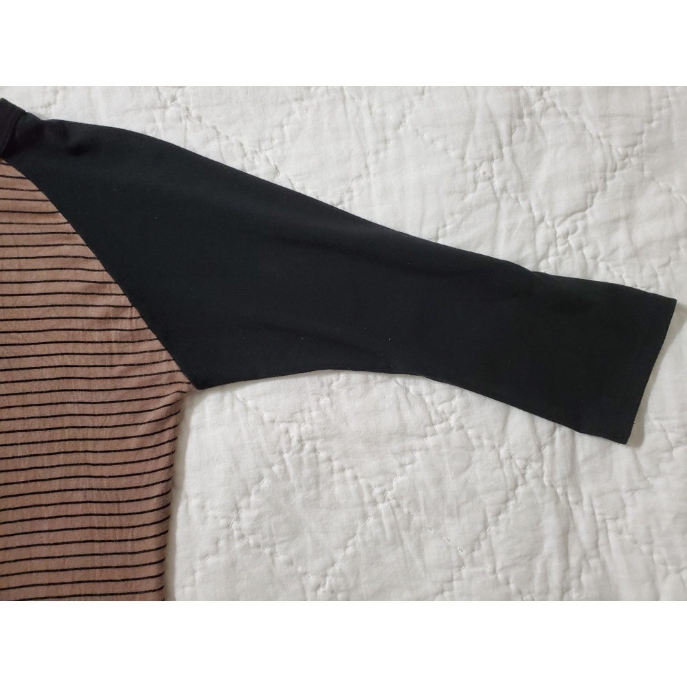 LulaRoe Randy Top - Picture 3 of 5